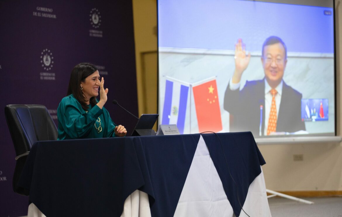 Ministra de Economía espera llegar a nuevos mercados asiáticos tras acuerdo con China