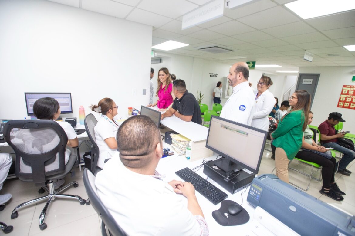 Directora del ISSS verifica los servicios brindados en la recién inaugurada Unidad Médica de Santa Tecla