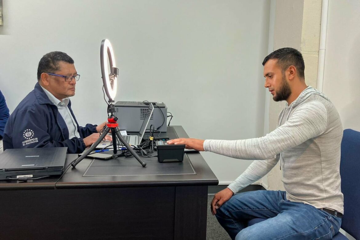 Presidente del RNPN: “Lo que se está cambiando como resultado de la reestructuración municipal es agregar el distrito en la emisión del DUI»