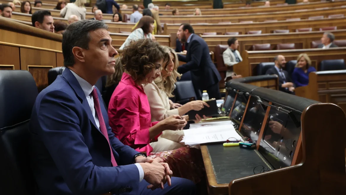 Presidente del Gobierno de España dice «reflexionar» sobre eventual renuncia tras investigación contra su esposa