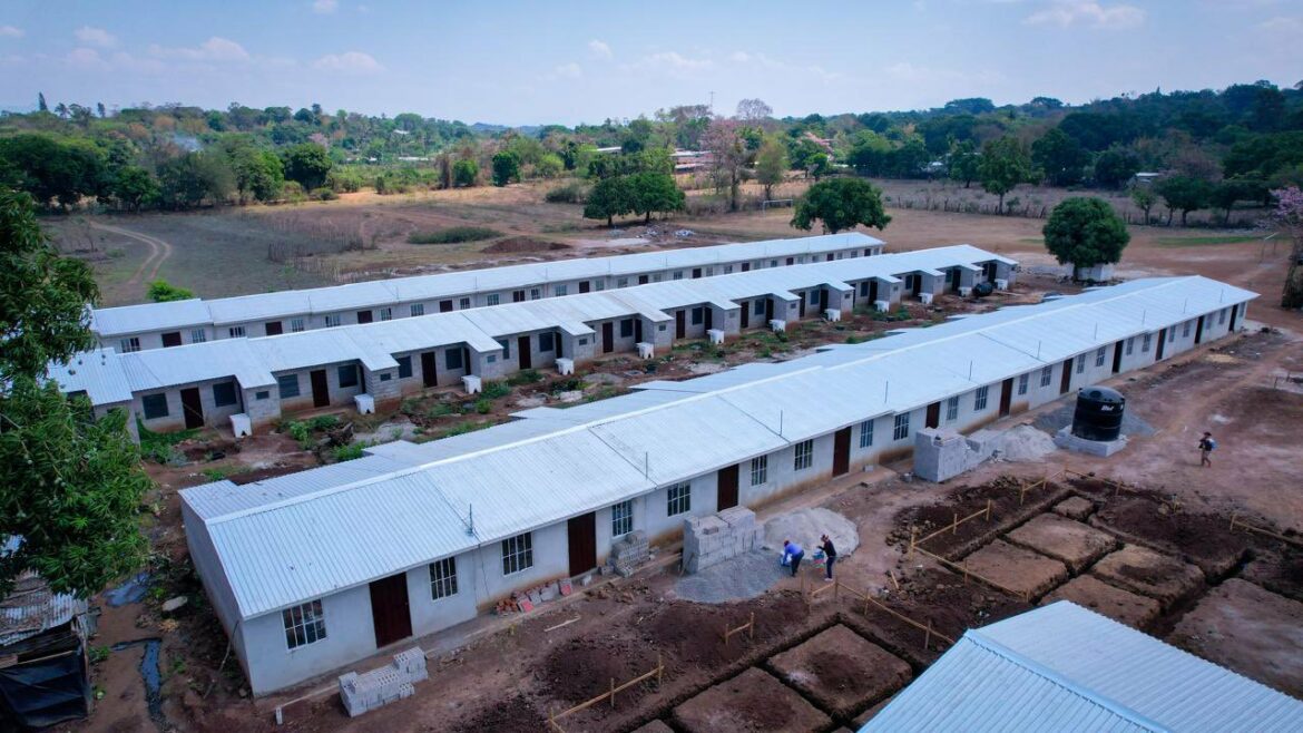 84 % de avance en proyecto habitacional de la 10 de mayo, Ahuachapán