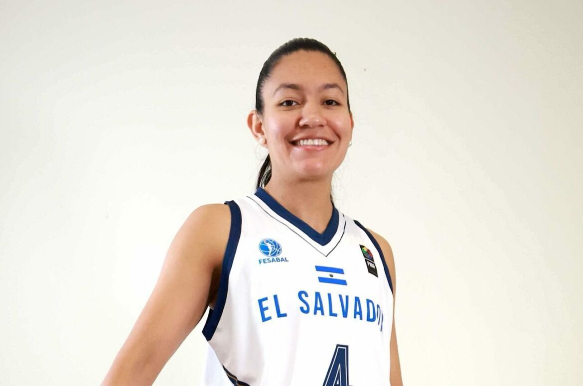 Salvadoreña jugará en liga de baloncesto profesional mexicana