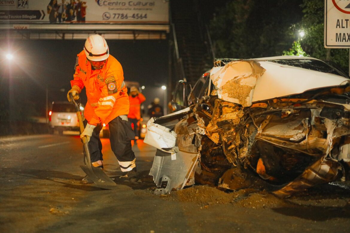 Derrame de aceite por accidente de tránsito en la carretera Troncal del Norte, Ciudad Delgado