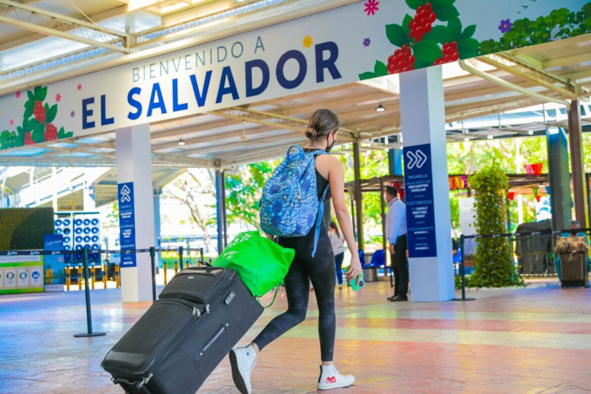 Exoneran por 2 años más del pago de impuestos a personas que asistan a eventos en El Salvador y de ONG, relacionados al turismo