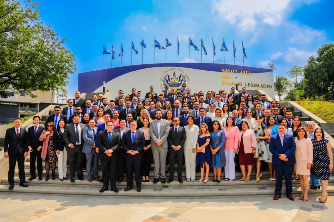 El ingreso de invitados y los nuevos diputados al Salón Azul