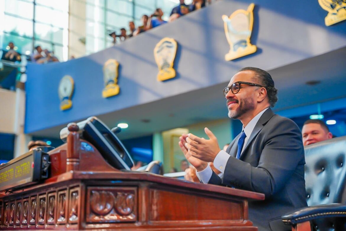 Ernesto Castro elegido nuevamente como presidente de la Asamblea Legislativa
