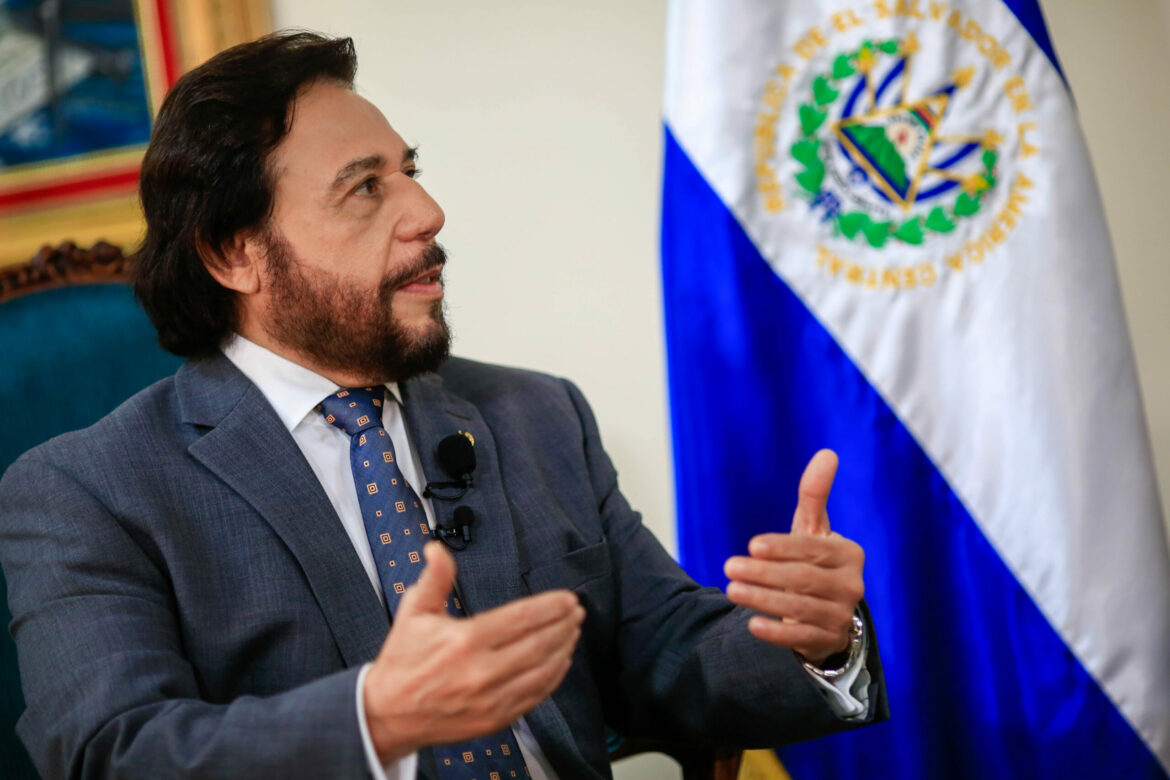 Ulloa: reformar la Constitución es un derecho de los pueblos y debe adaptarse a las necesidades y realidades de cada generación