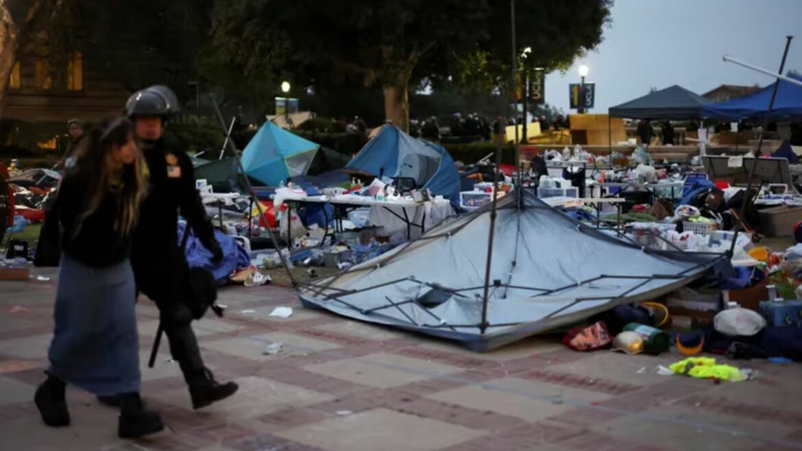 Policía de Los Ángeles desmanteló el campamento en la UCLA y arrestan a 132 manifestantes
