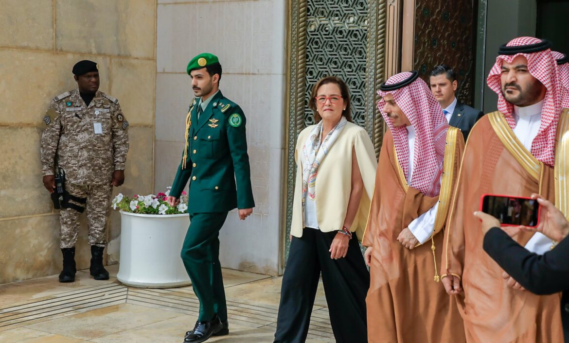 El Salvador y Arabia Saudita robustecen sus lazos bilaterales y de colaboración