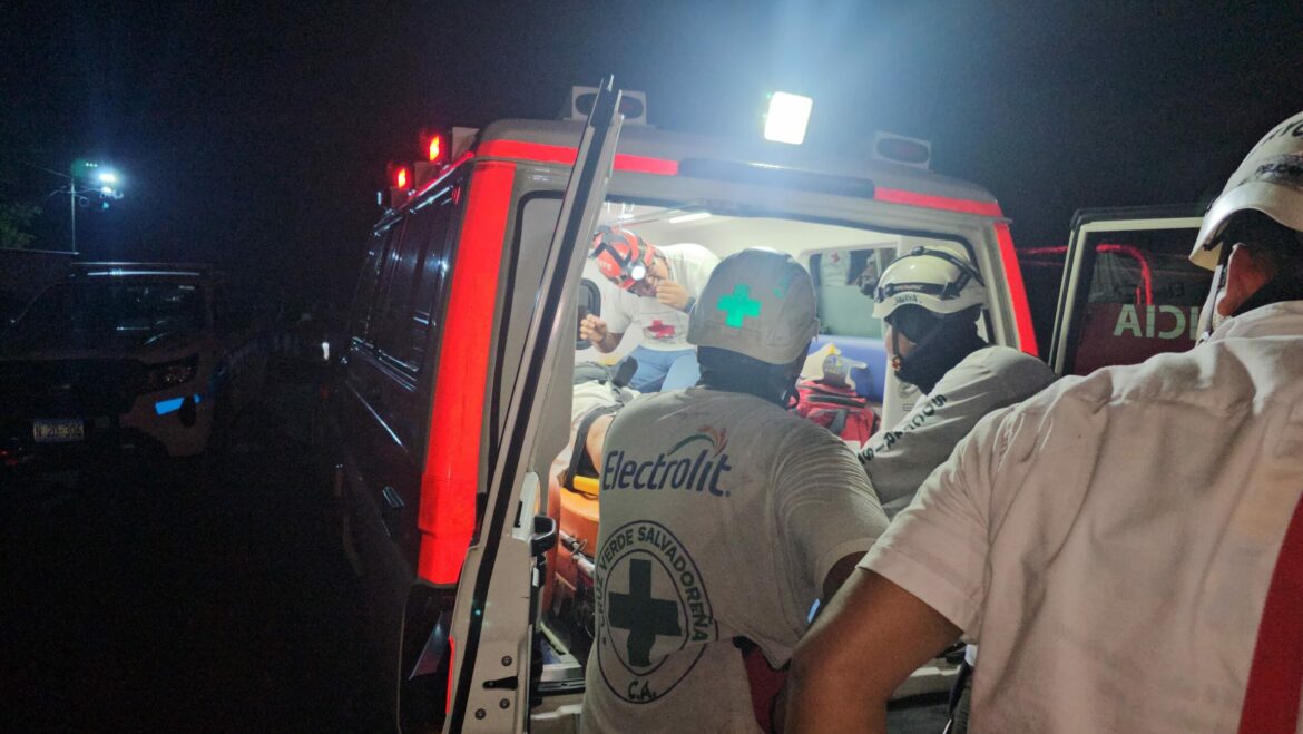 Hombre cae a barranco en Condominios Cayala, Ciudad Delgado