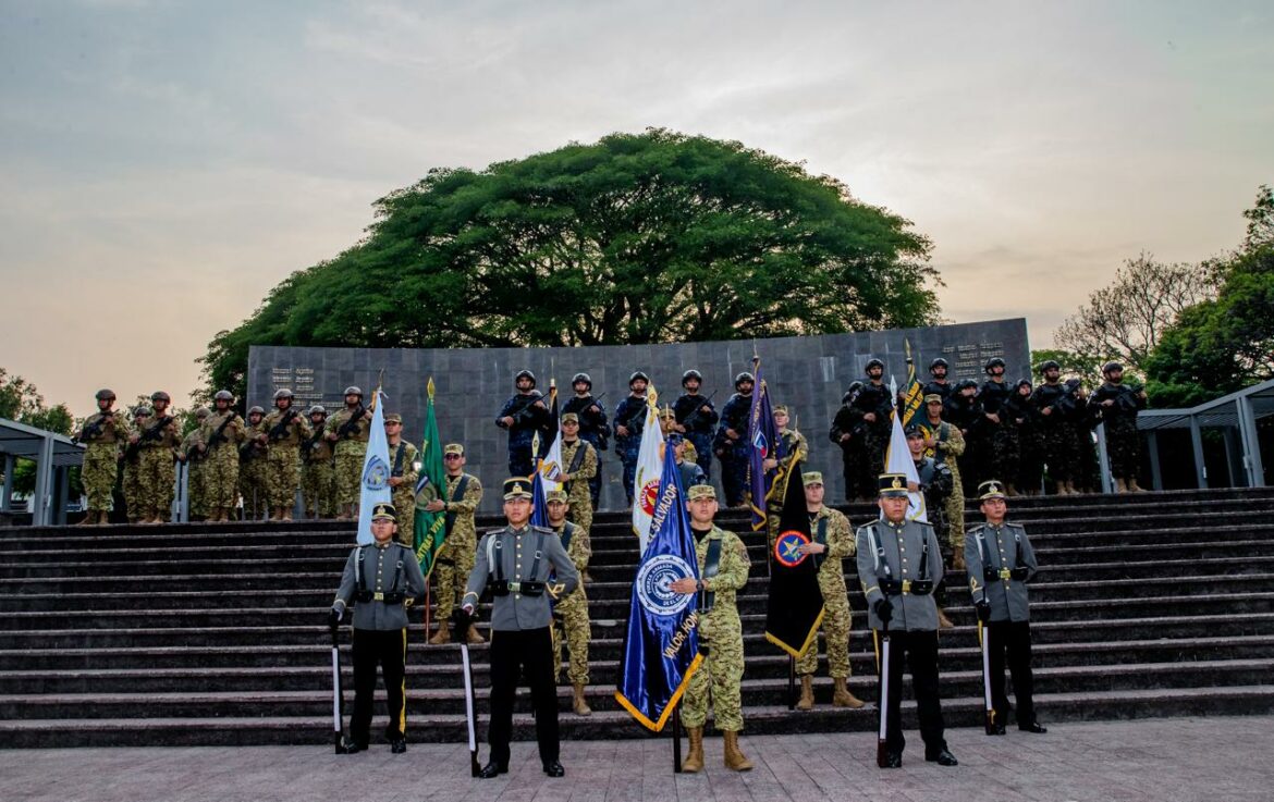 Conmemoran el bicentenario de la Fuerza Armada de El Salvador