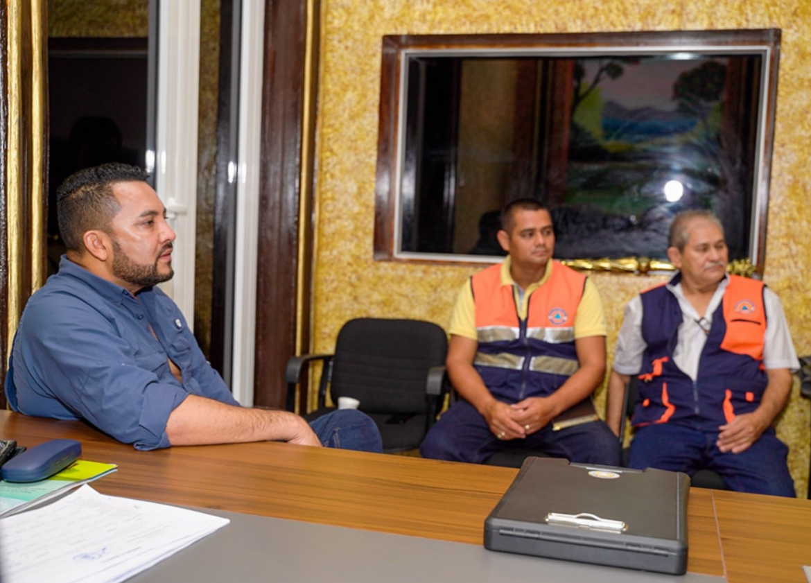 Alcalde Alex Torres junto con Protección Civil Departamental establecen medidas para identificar problemas y vulnerabilidades en San Miguel Centro