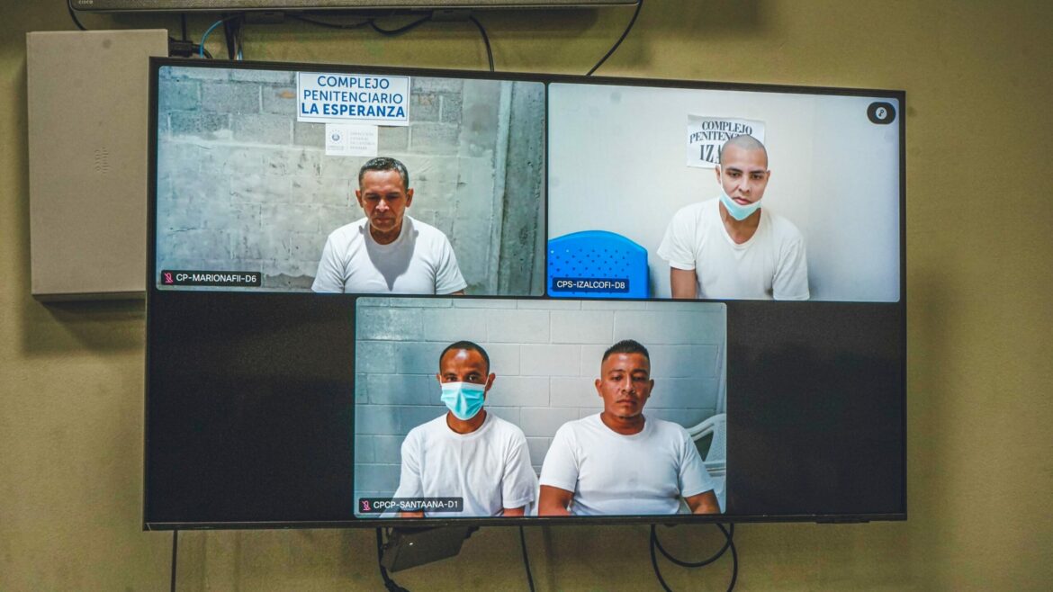 Pandilleros exigían a comerciante $2 diarios a cambio de dejarle trabajar en los alrededores del mercado central de San Salvador