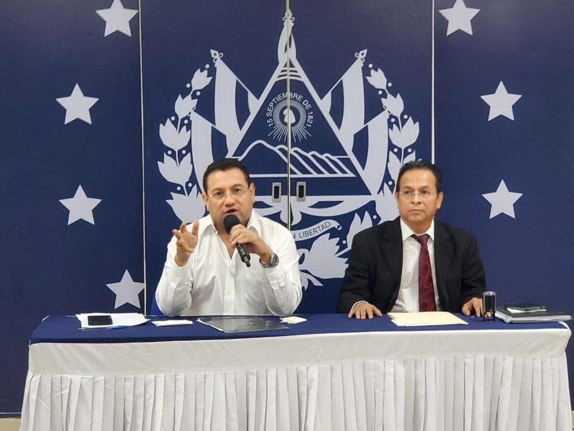 Rolando Castro informó que la Primera División subsanó los hallazgos tras las denuncias por irregularidades en el pago de salarios