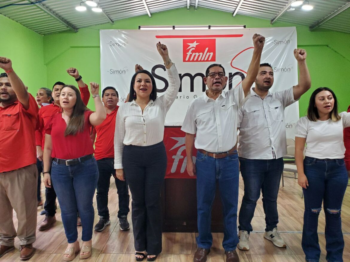 Simón Paz oficializa su candidatura como secretario general del FMLN