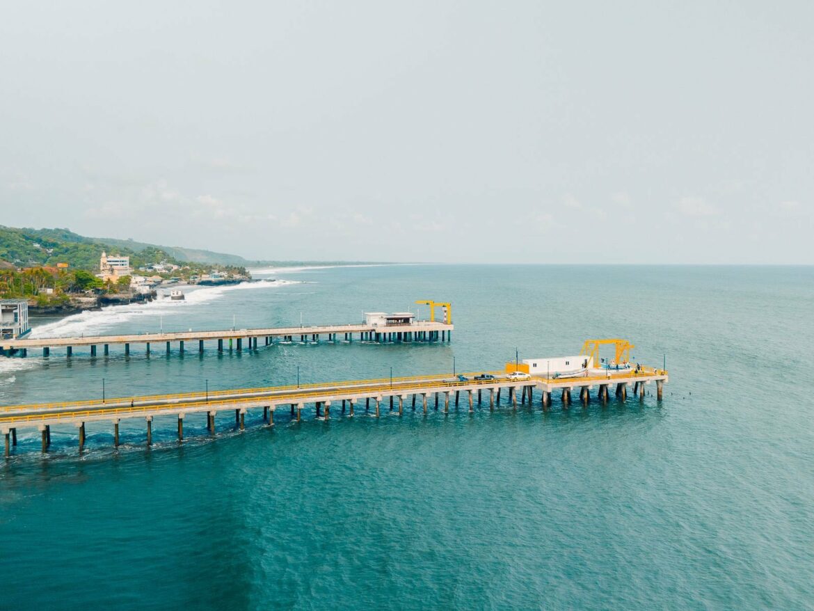 Gobierno renueva el muelle en el Puerto de La Libertad