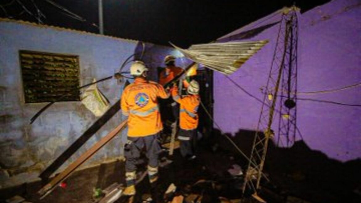 Lluvias ocasionaron el colapso del techo de una vivienda al occidente del país