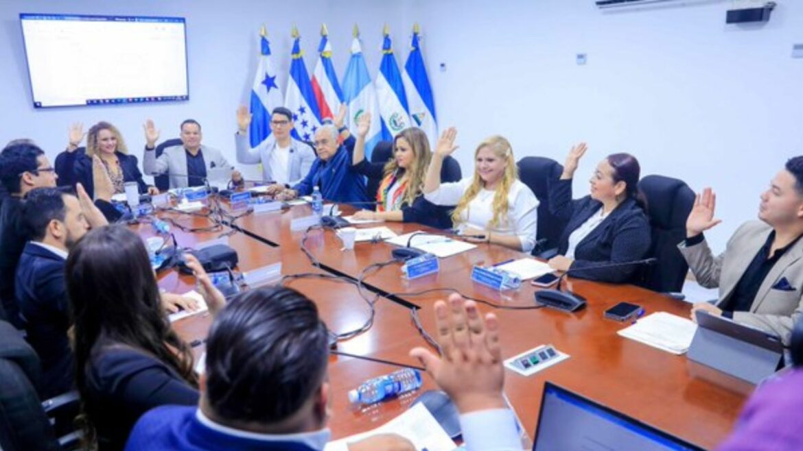Emiten dictamen favorable para ratificar la adhesión de El Salvador a la Convención sobre Circulación Vial