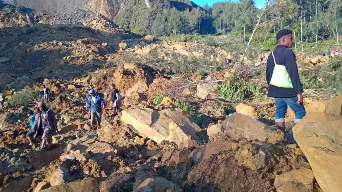 Al menos un centenar de muertos deja una avalancha enterró aldeas enteras en Papúa, Nueva Guinea