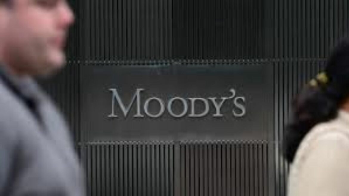 El Salvador recibe mejora en la calificación de Moody’s Ratings y sube a CAA1