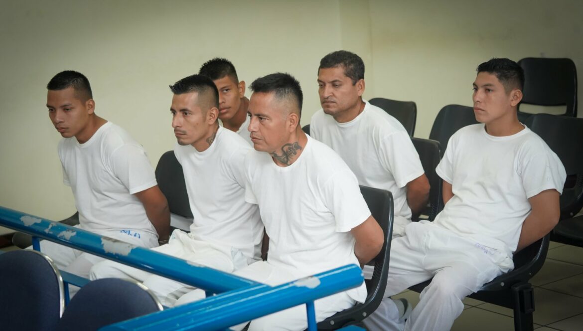 Mexicanos condenados a 10 de cárcel por traficar cocaína en territorio salvadoreño