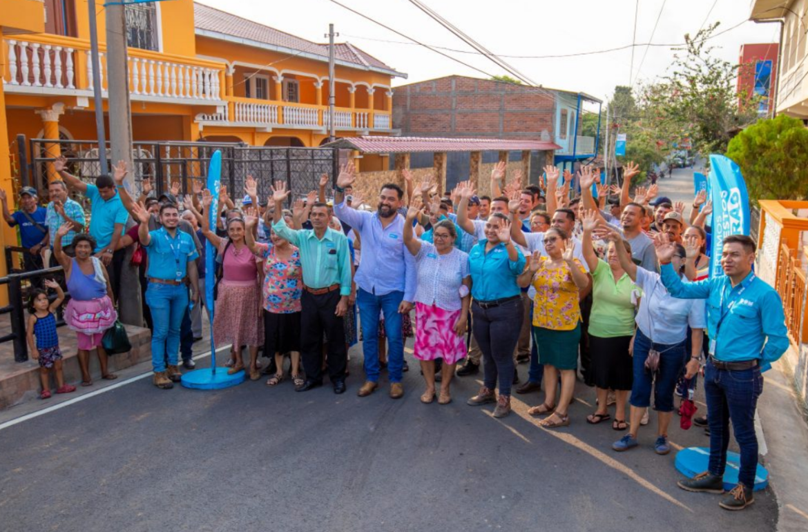 DOM entrega calles renovadas en San Francisco Menéndez en Ahuachapán Sur