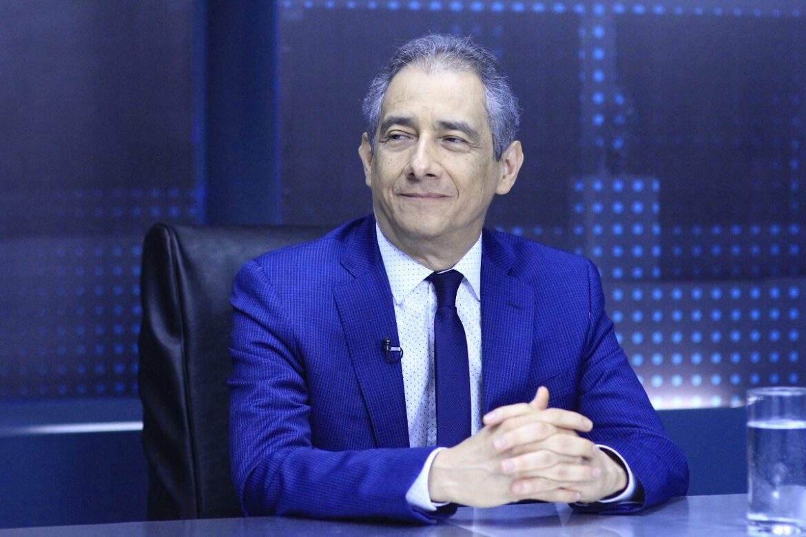 Pastor Mario Vega dice que no asistirá a la toma de posesión del Pdte. Bukele: «no habrá mayores cambios» en el siguiente quinquenio