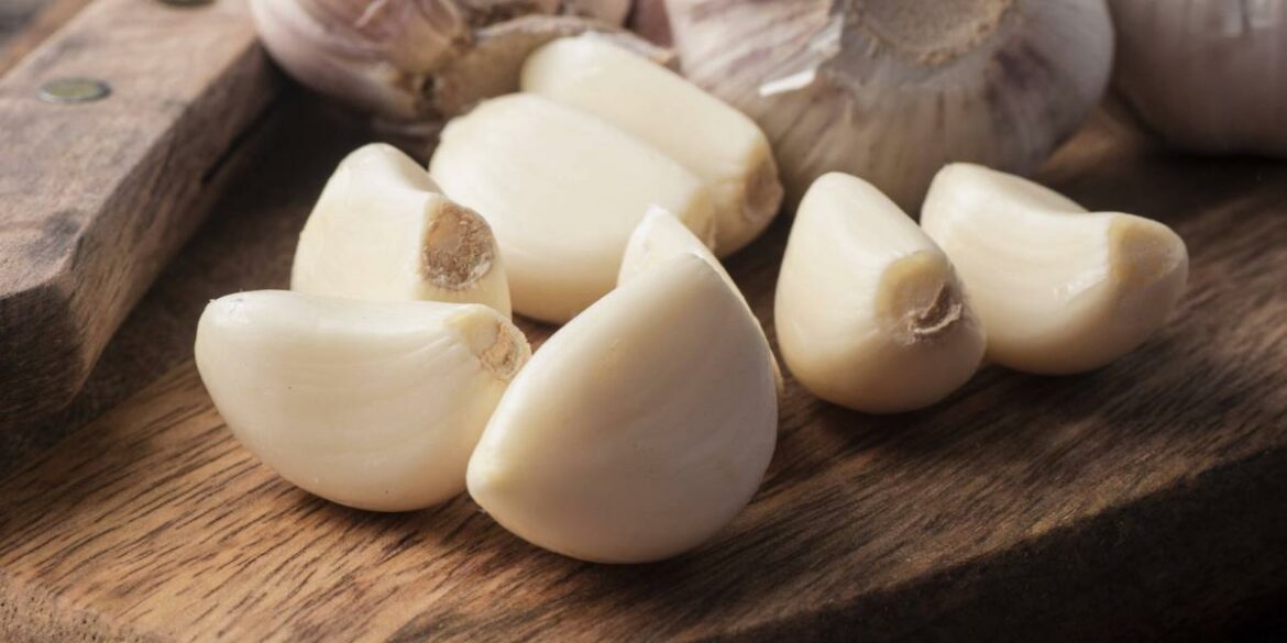 ¿Comer ajo crudo es bueno o malo? 