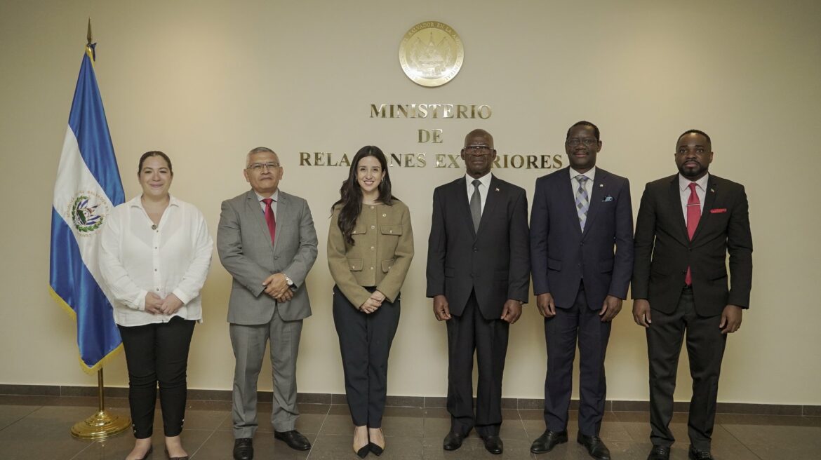 Vicecanciller Mira se reúne con ministro delegado de Asuntos Exteriores, Cooperación y Diáspora de Guinea Ecuatorial