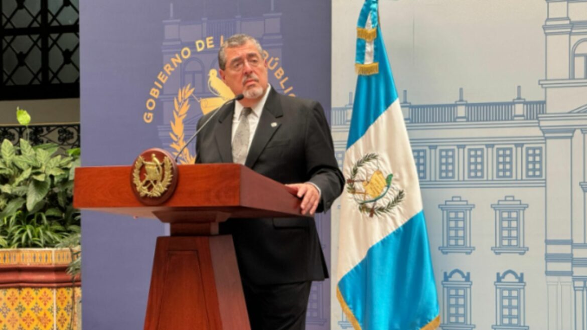 Presidente de Guatemala anuncia rebaja de hasta un 80% en la factura de energía eléctrica