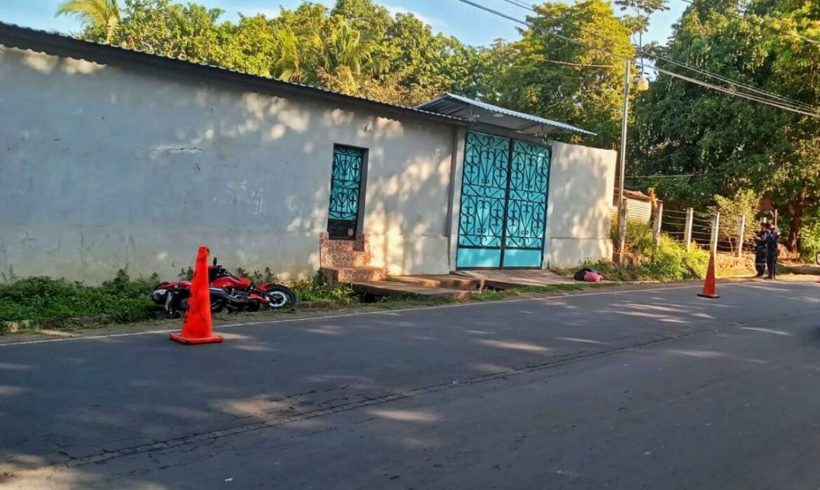 Motociclista fallece sobre la calle a Puerto El Triunfo, Jiquilisco