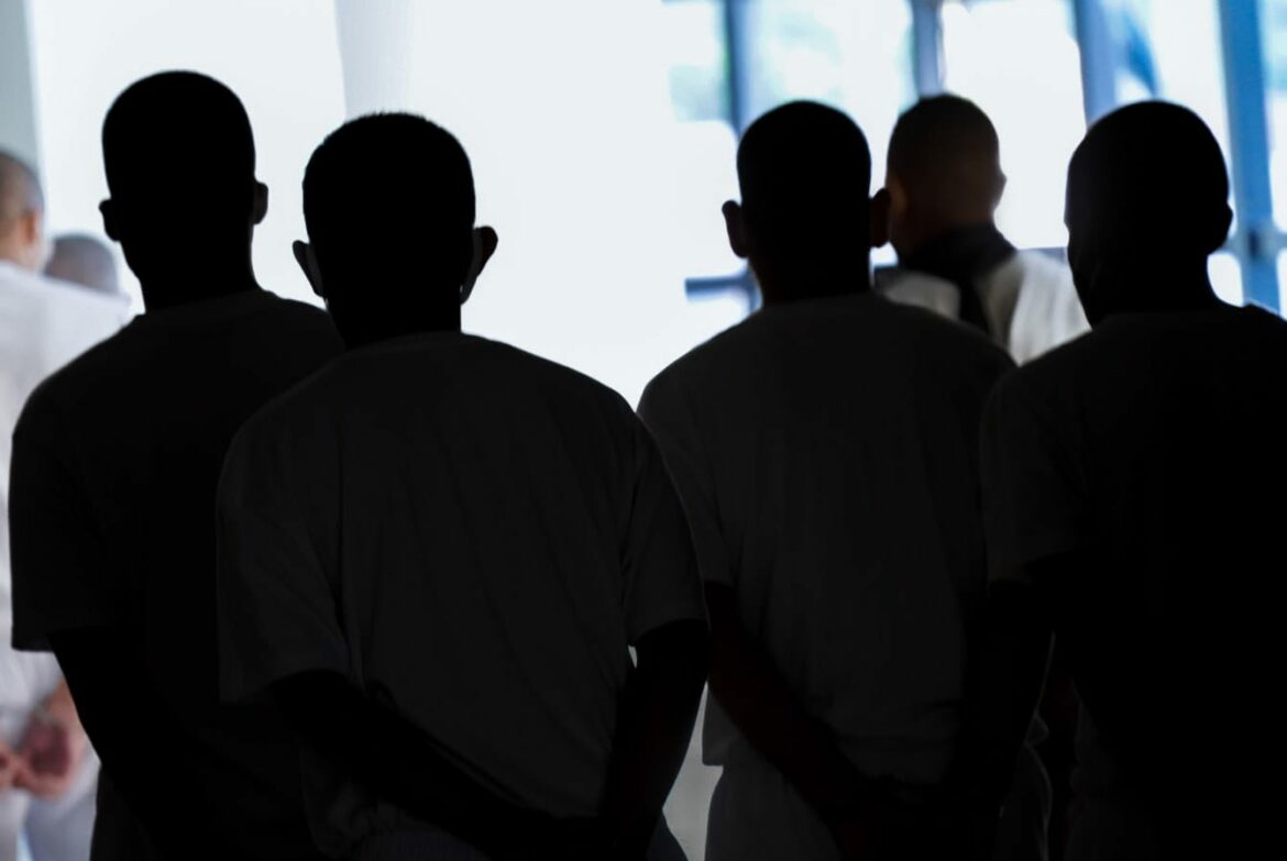 Inicia juicio contra acusados de simular operativos para sacar a víctimas de sus viviendas y asesinarlas