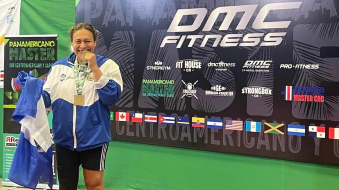 Salvadoreña Eva María Dimas obtuvo medalla de oro en levantamiento de pesas en campeonato centroamericano