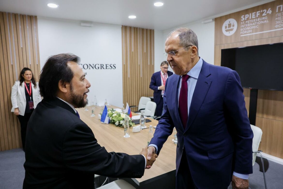 Vicepresidente Ulloa sostuvo reunión con ministro de Relaciones Exteriores ruso Lavrov para reforzar lazos comerciales entre ambos países