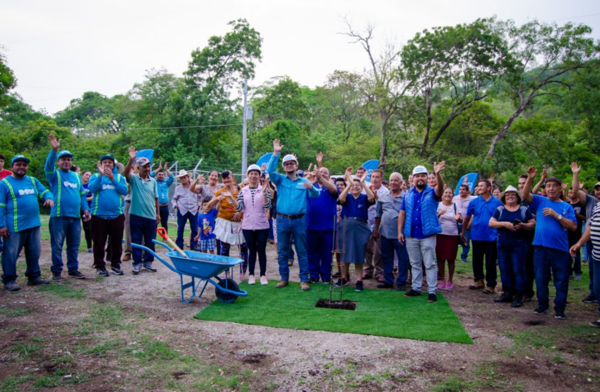 DOM inicia II fase de proyecto de agua en caserío Santa Elena de Texistepeque, Santa Ana