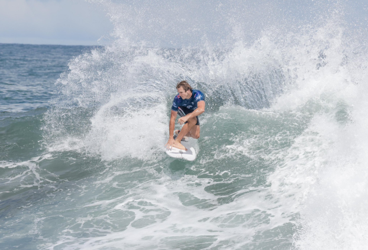Se lleva a cabo con éxito el segundo día de competencias del Surf City El Salvador Pro 2024