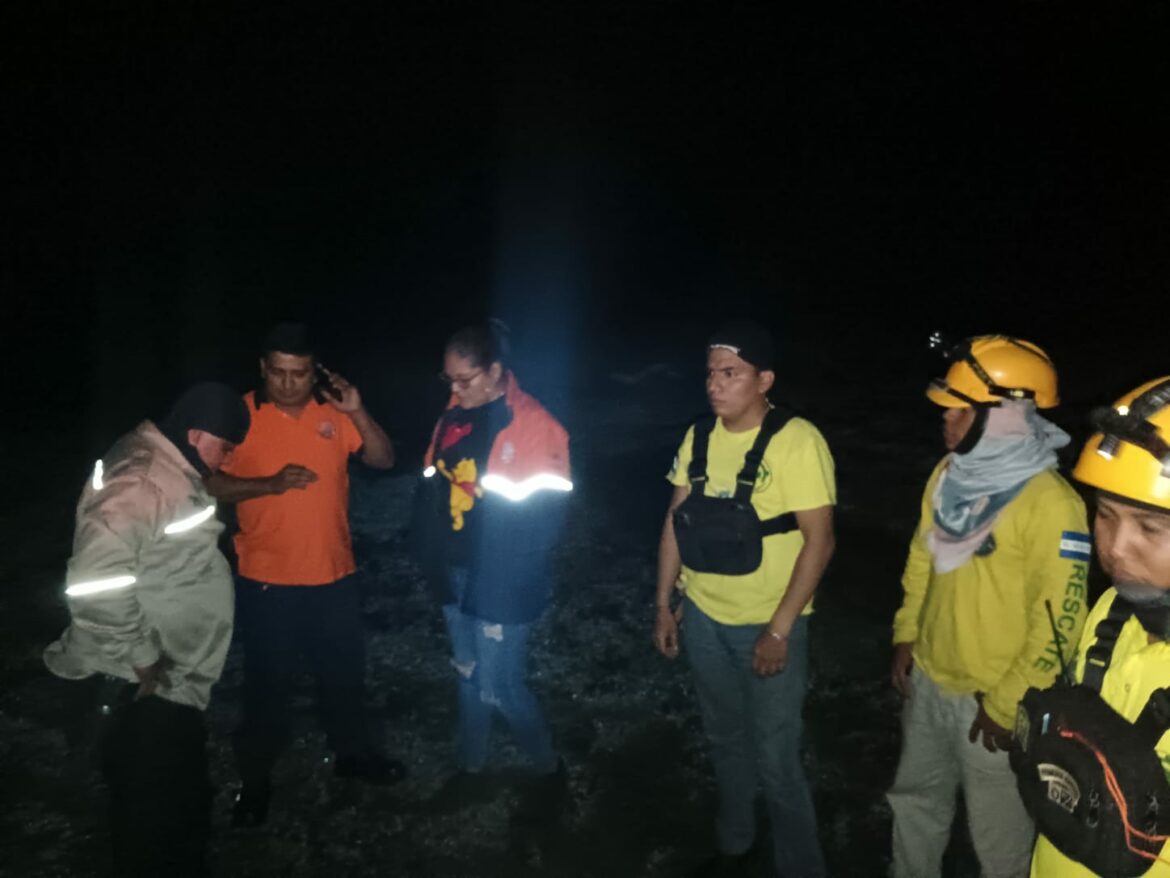 Localizan a cuatros trabajadores del Censo Nacional que se perdieron en las faldas del volcán de Izalco, Sonsonate
