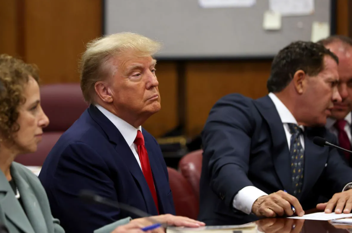Juez del caso de Donald Trump señala comentario en Facebook sobre posible filtración de veredicto