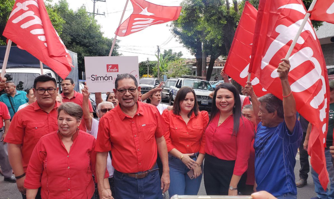 Simón Paz se inscribe oficialmente como Secretario General del FMLN y Dina Argueta como Secretaria General Adjunta