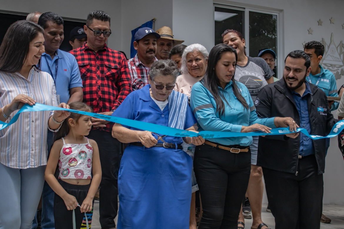 DOM inaugura nueva clínica municipal en Cinquera, Cabañas