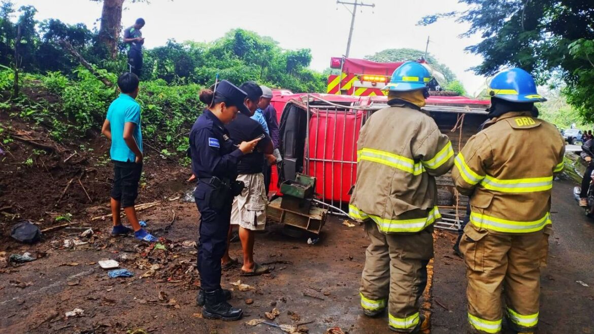 Un fallecido y ocho lesionados en accidente de tránsito en San Antonio del Monte, Sonsonate