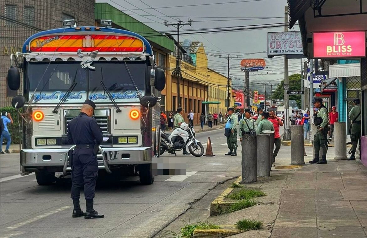 Muere un menor tras ser atropellado por un bus de la ruta 101 en Santa Tecla