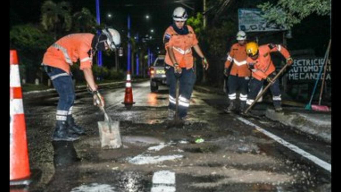 Realizan limpieza por derrame de aceite en carretera Troncal del Norte