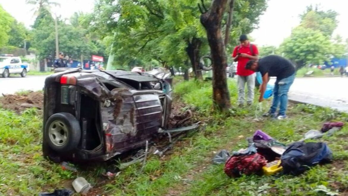 Dos personas resultaron lesionadas en accidente de tránsito en autopista Comalapa