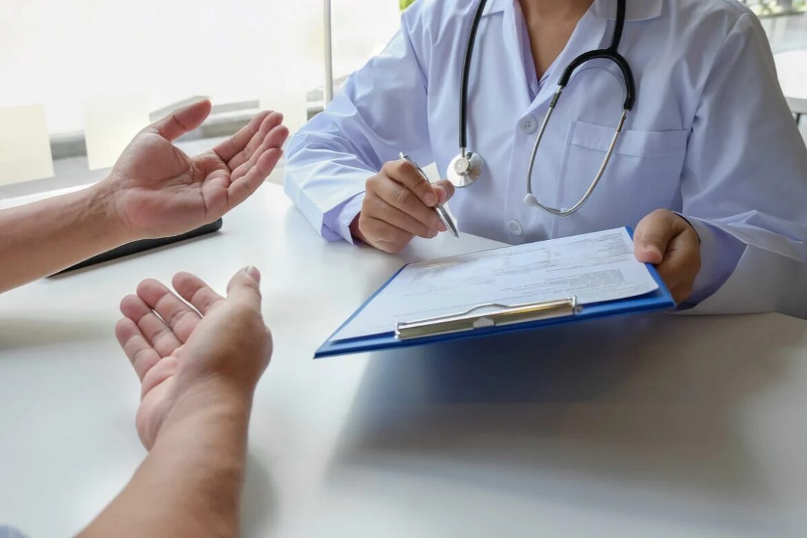 “El ser humano prefiere escuchar una ambulancia, que ir a una clínica para investigarse como está y tomar medidas”, dice el médico Wilfredo Martínez ante aumento en los casos de gripe