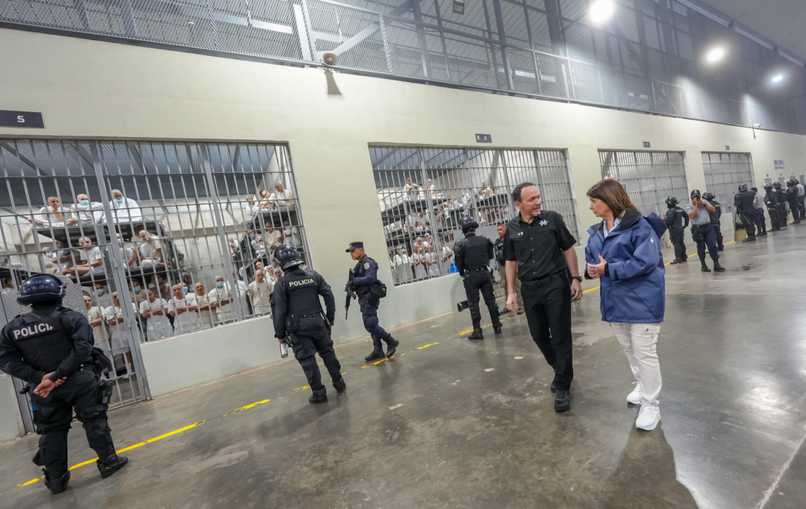 Ministra de Seguridad de Argentina, Patricia Bullrich llegó a El Salvador para conocer de primera mano el “Modelo Bukele”