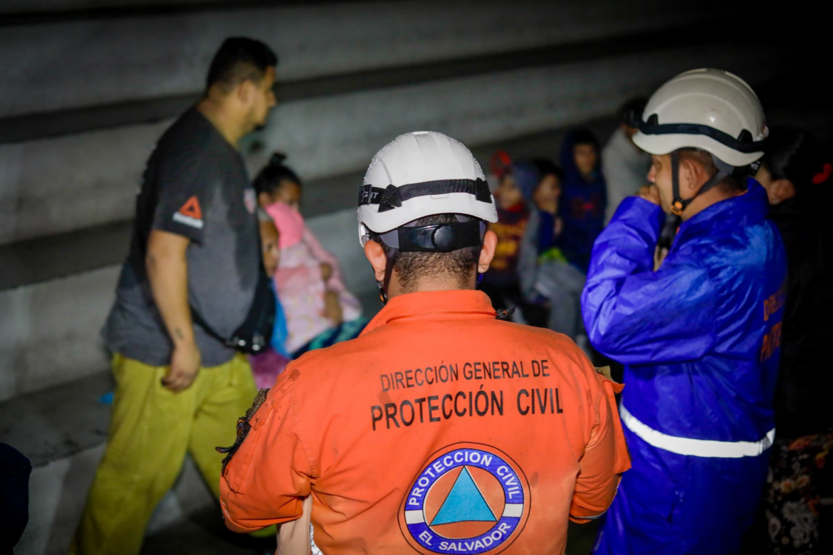 Evacuan a 14 personas en distrito de San Marcos