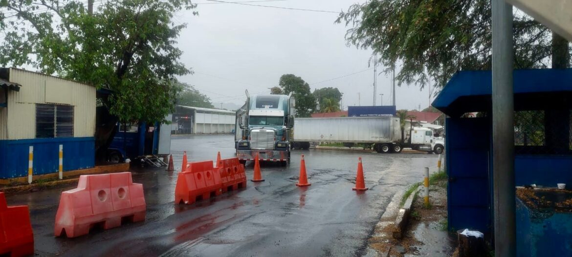 Aduanas aclara que en la frontera La Hachadura en Ahuachapán «todas sus operaciones se están realizando con normalidad»