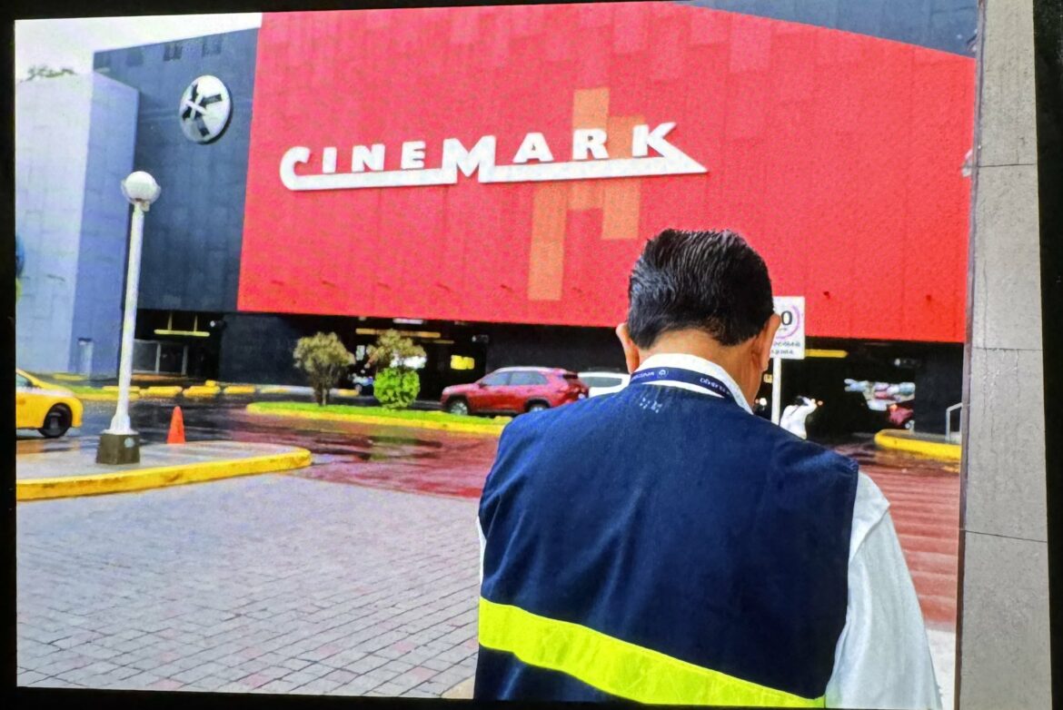Denuncian a Cinemark por no respetar el asueto nacional y el ministro Castro envía a sus equipos a «todos» los lugares que no han cumplido