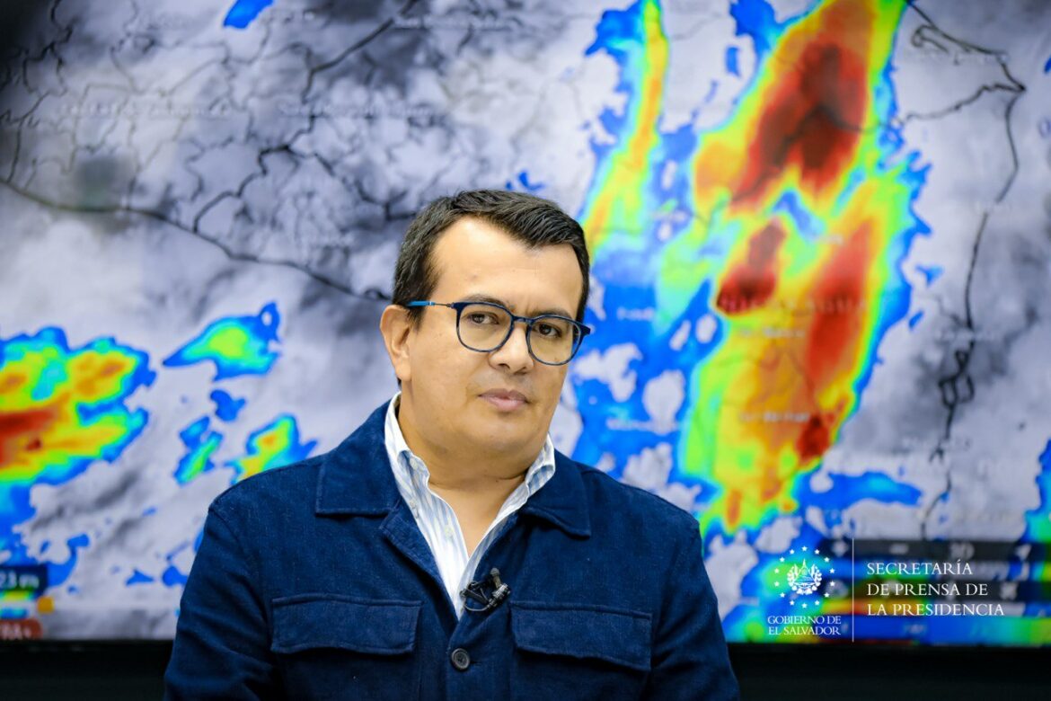 Ministro López: “El pronóstico se ha venido cumpliendo y para el día sábado se tendrá una disminución de lluvias, pero la alerta no se va a levantar, vamos a analizar la situación para tomar decisiones”